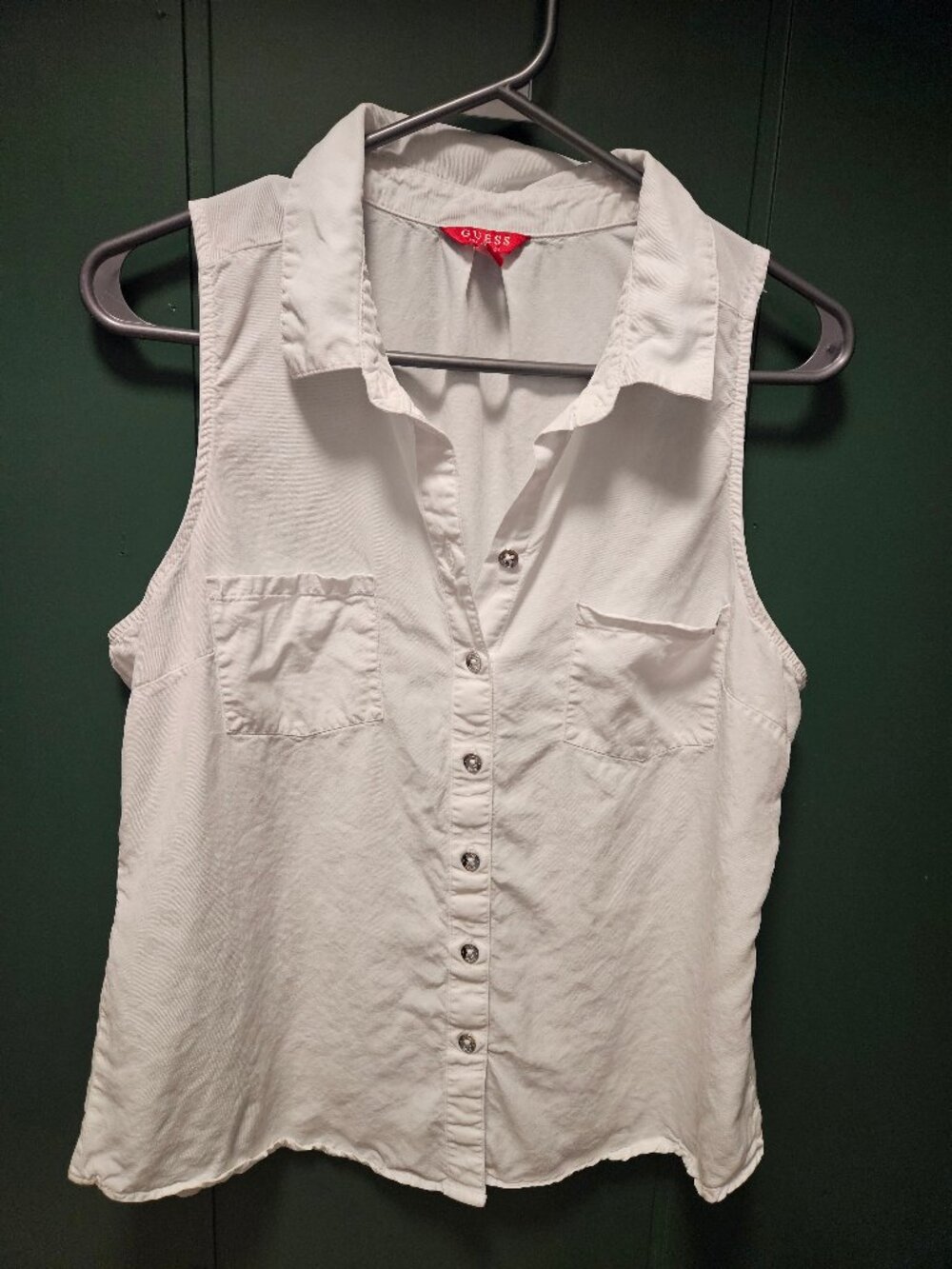 Guess White Sleeveless Button-Down Shirt with Chest Pockets Size M